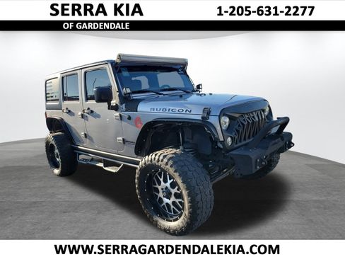 Used 2017 Jeep Wrangler Unlimited Rubicon w/ Connectivity Group image 1