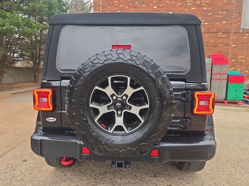 Used 2019 Jeep Wrangler Rubicon image 3