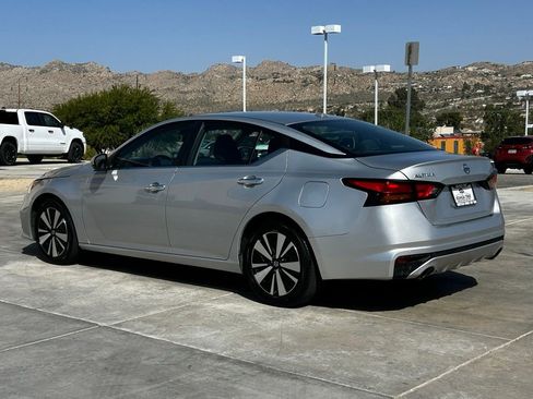 Used 2022 Nissan Altima 2.5 SV w/ SV Premium Package image 6