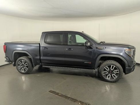 Used 2022 GMC Sierra 1500 AT4 w/ AT4 Premium Package AWD/4WD image 8