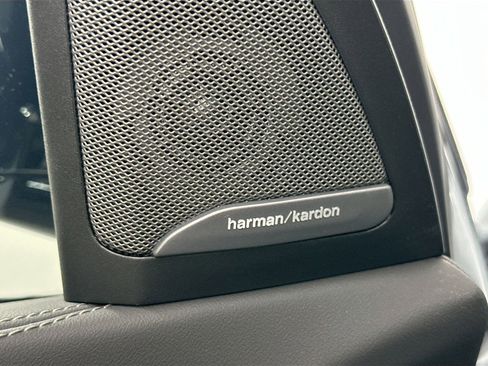 New 2026 BMW X7 M60i image 18