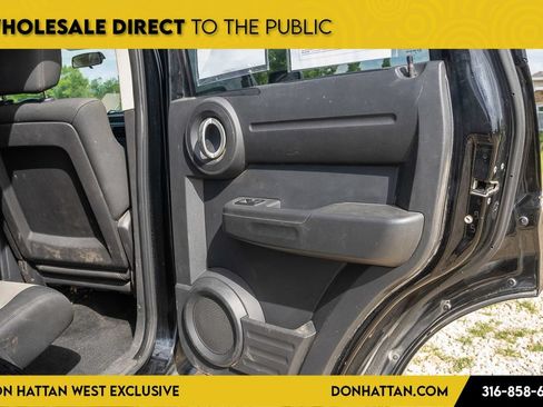 Used 2007 Dodge Nitro SXT RWD image 16