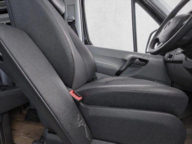 Used 2018 Mercedes-Benz Sprinter 2500 image 26
