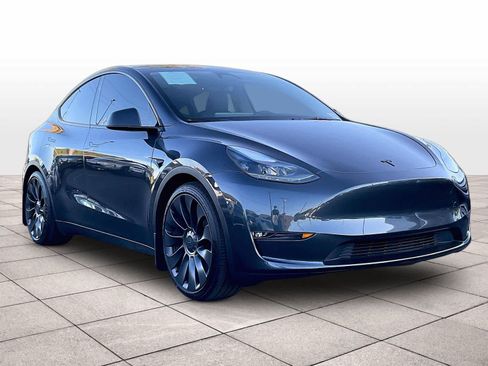 Used 2024 Tesla Model Y Performance AWD/4WD image 2
