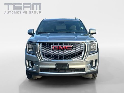 Used 2024 GMC Yukon XL Denali w/ Advanced Technology Package image 2