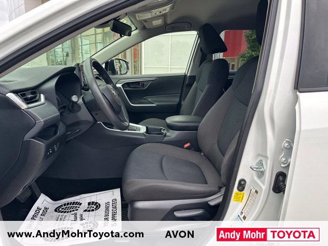 Used 2021 Toyota RAV4 LE AWD/4WD image 10