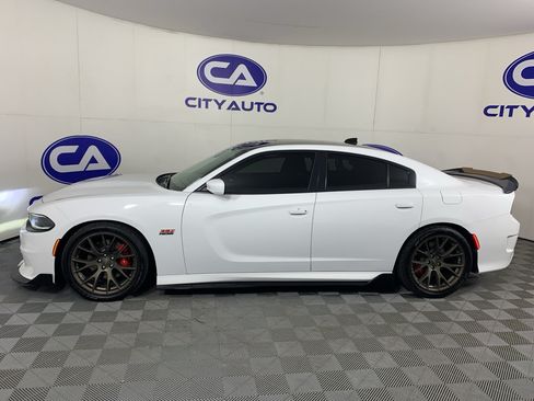 Used 2016 Dodge Charger R/T Scat Pack w/ Beats Audio Group RWD image 6