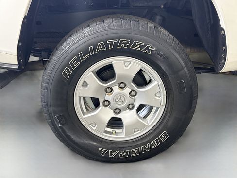 Used 2022 Toyota Tacoma SR RWD image 32