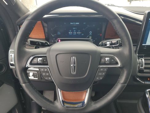 Certified 2024 Lincoln Navigator Black Label image 14