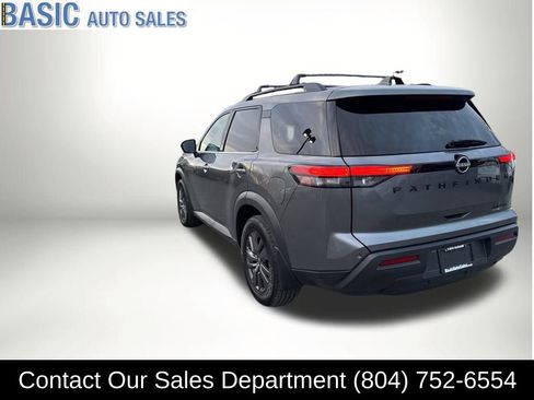 Used 2022 Nissan Pathfinder SV w/ SV Black Package image 10