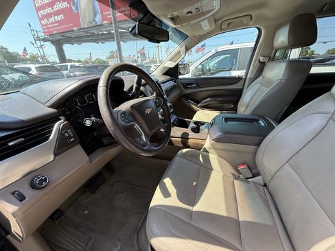 Used 2015 Chevrolet Suburban LT image 7