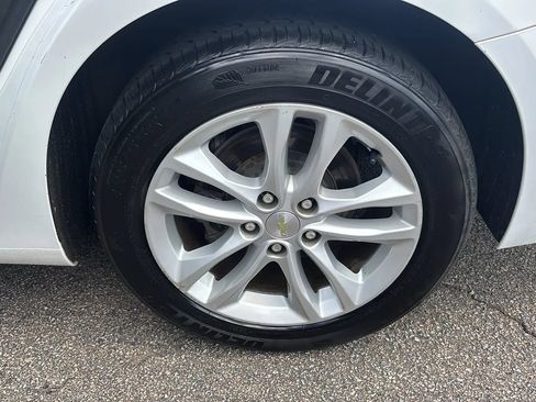 Used 2018 Chevrolet Malibu LT FWD image 22