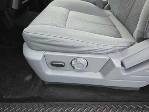 Used 2011 Ford F150 XLT w/ XLT Chrome Pkg image 12