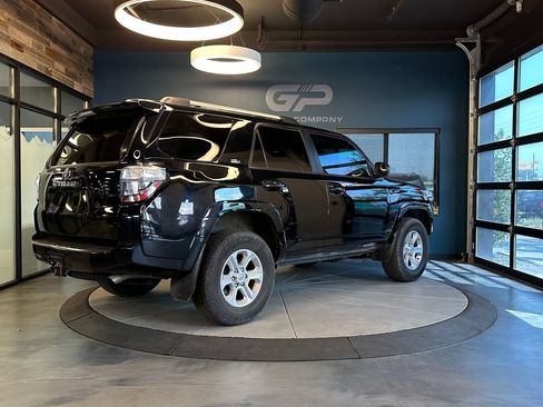 Used 2021 Toyota 4Runner SR5 AWD/4WD image 3