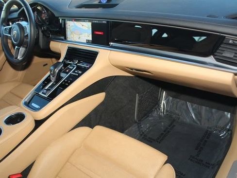 Used 2019 Porsche Panamera 4 image 27
