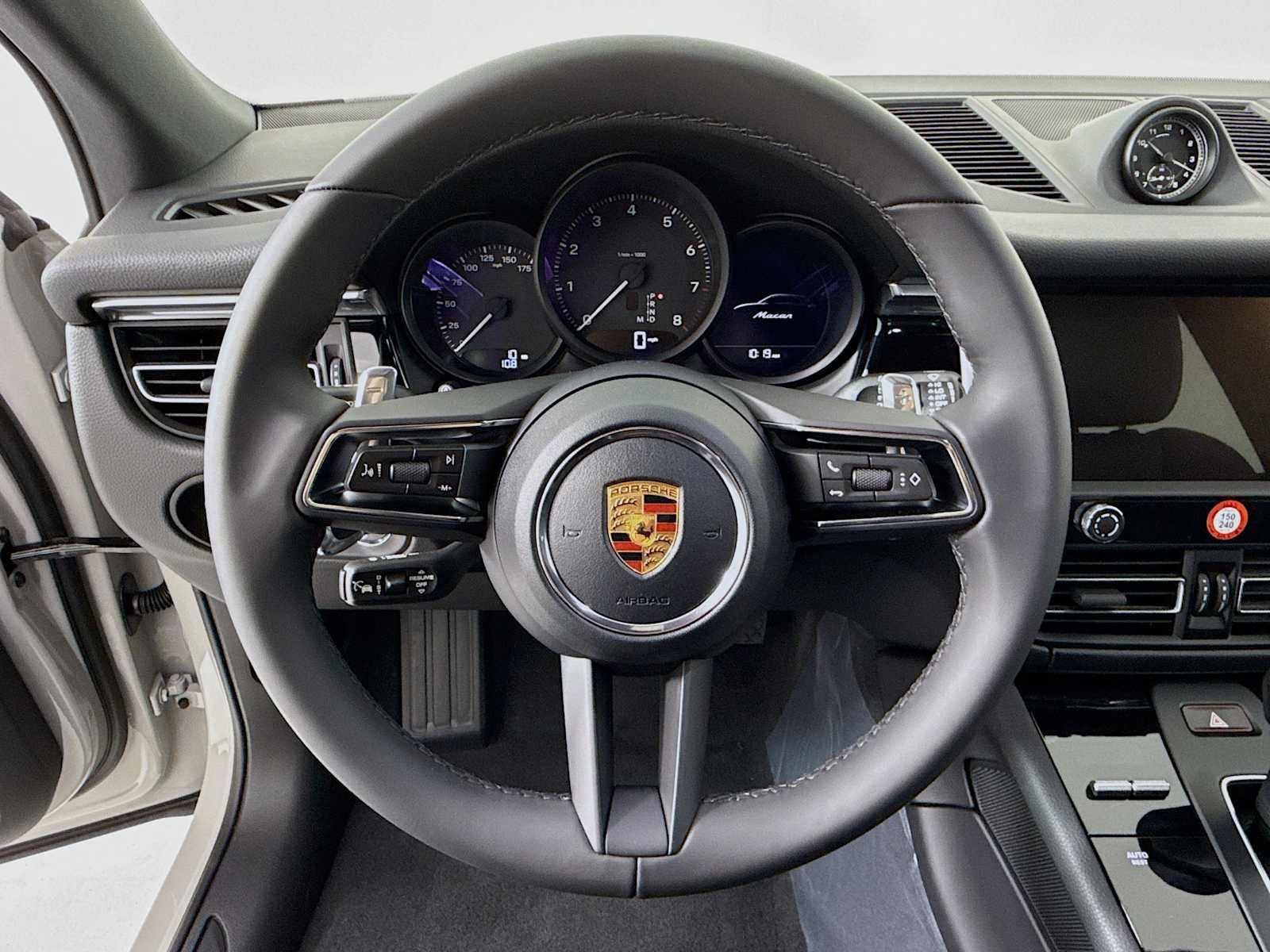 Used 2026 Porsche Macan AWD/4WD image 15