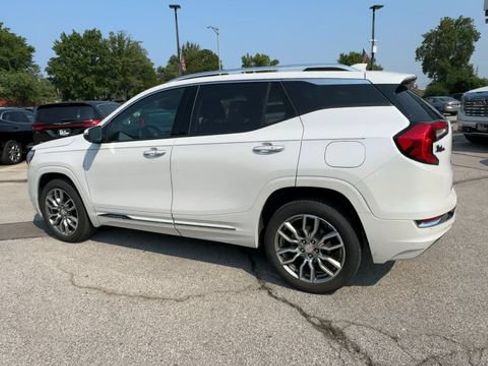 Used 2024 GMC Terrain Denali w/ Denali Premium Package AWD/4WD image 6