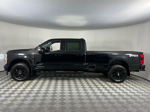 Used 2025 Ford F350 Lariat w/ Black Appearance Package image 9