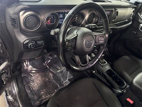 Used 2021 Jeep Gladiator Willys image 10