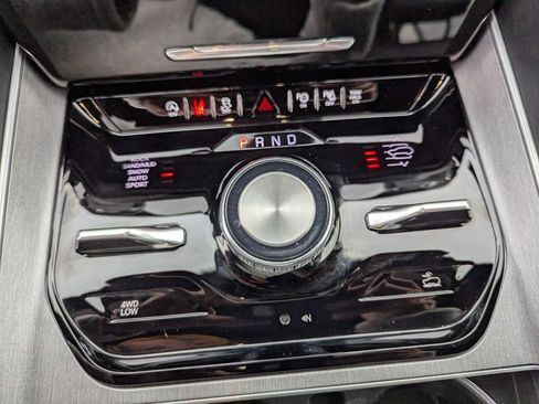 Used 2025 Jeep Wagoneer Series II image 26