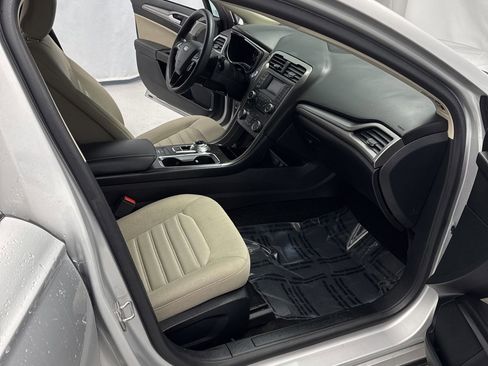 Used 2018 Ford Fusion S image 25