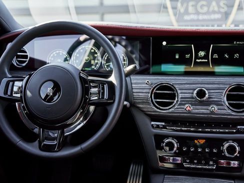 Used 2023 Rolls-Royce Ghost RWD image 58