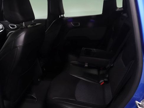 Used 2024 Jeep Compass Latitude AWD/4WD image 11