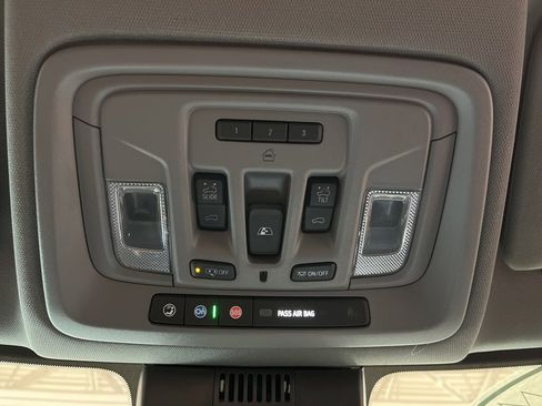 Used 2024 GMC Sierra 3500 Denali image 27