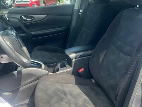 Used 2014 Nissan Rogue SV AWD/4WD image 22
