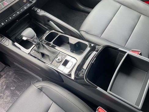 New 2025 Kia Telluride S image 9