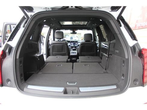 Used 2020 Cadillac XT6 Premium Luxury FWD image 16