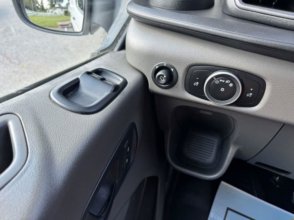 Used 2020 Ford Transit 250 Medium Roof RWD image 10