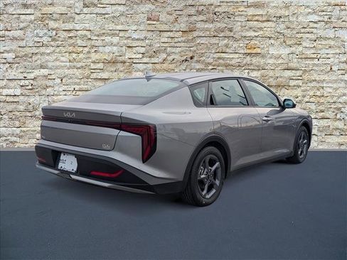 New 2025 Kia K4 LXS image 5