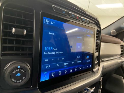 Used 2022 Ford F150 Lariat w/ Equipment Group 502A High image 24