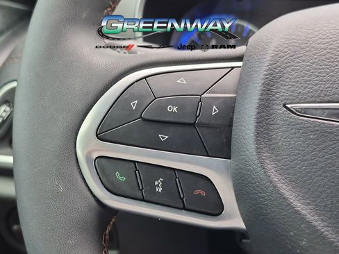 Used 2024 Chrysler Pacifica Pinnacle FWD image 29