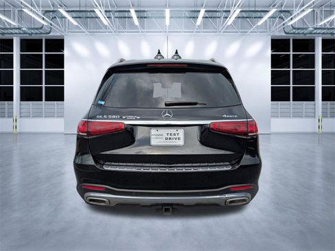 Used 2021 Mercedes-Benz GLS 580 4MATIC image 5