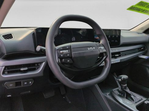 Used 2025 Kia K4 FWD image 23