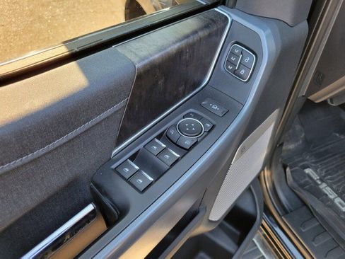 Used 2022 Ford F150 Lariat image 14