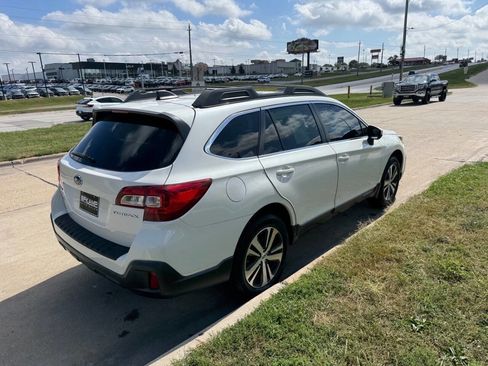 Used 2018 Subaru Outback 2.5i Limited w/ Popular Package #2 image 5