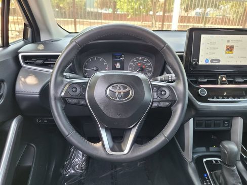Used 2024 Toyota Corolla Cross LE FWD image 17