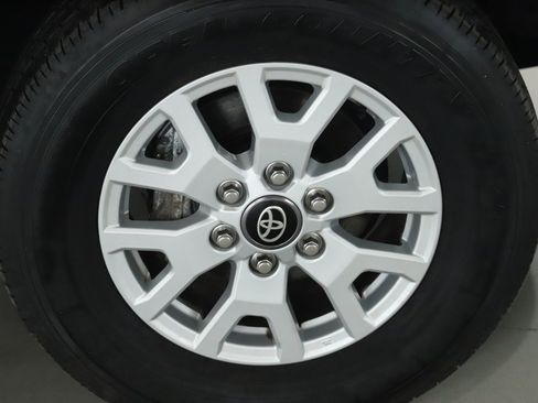 Used 2024 Toyota Tacoma SR image 10