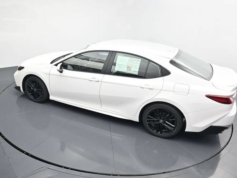 Used 2025 Toyota Camry SE w/ Convenience Package FWD image 27