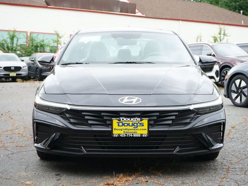New 2026 Hyundai Elantra SEL Sport Premium FWD image 2