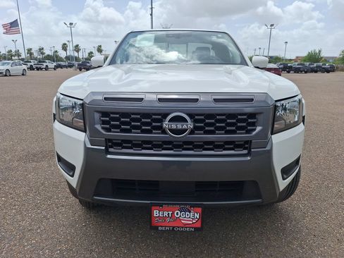 Used 2025 Nissan Frontier SV RWD image 2