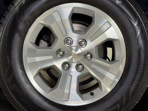 Used 2018 Chevrolet Silverado 1500 LT w/ All Star Edition AWD/4WD image 27
