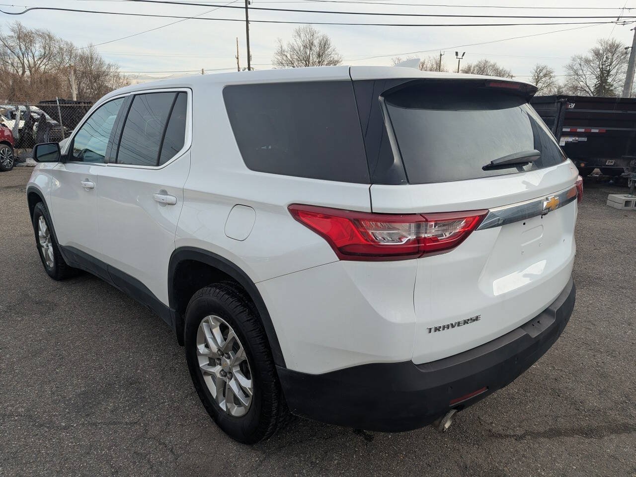 Used 2021 Chevrolet Traverse LS AWD/4WD image 5