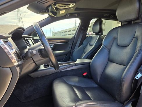 Used 2019 Volvo S90 T5 Momentum FWD image 12