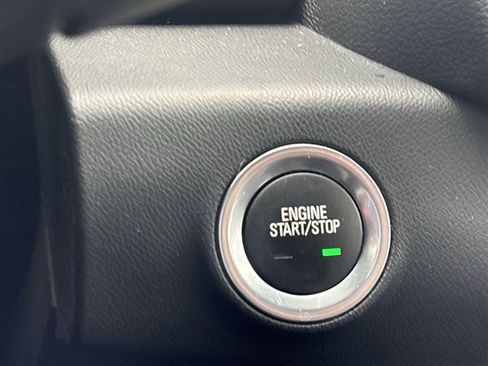 Used 2023 GMC Terrain SLE w/ Driver Convenience Package image 16