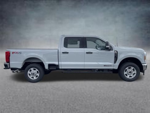 New 2026 Ford F350 XLT w/ FX4 Off-Road Package AWD/4WD image 4