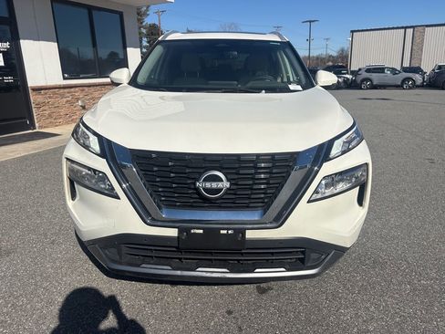 Used 2023 Nissan Rogue SL w/ SL Premium Package image 10